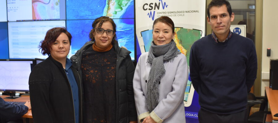 Centro Sismológico Nacional de la U. de Chile recibe la visita de la comitiva internacional de la red APRU
